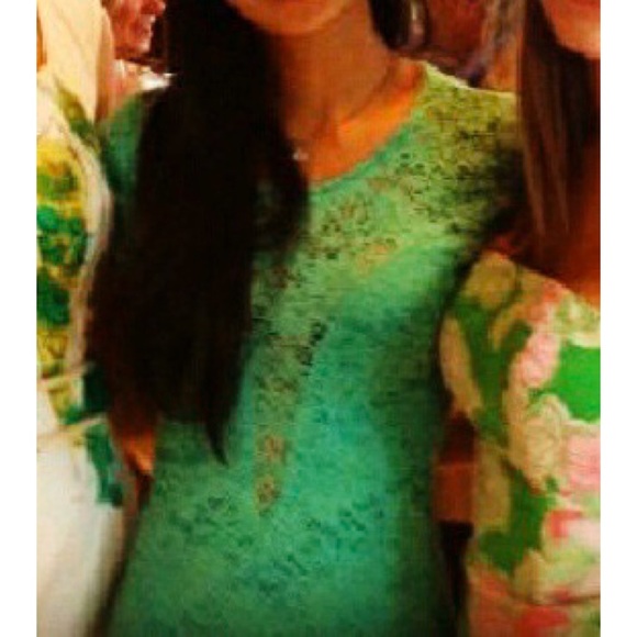 PITAYA Green lacy dress with lace V-neck - Picture 4 of 4